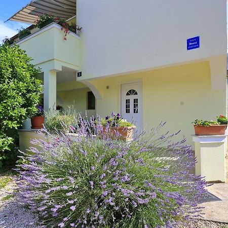 זאטון Apartments Romansa מראה חיצוני תמונה