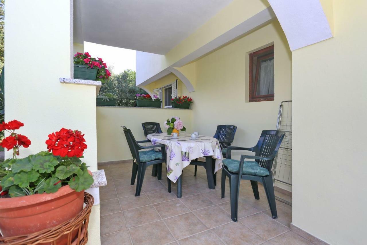 זאטון Apartments Romansa מראה חיצוני תמונה