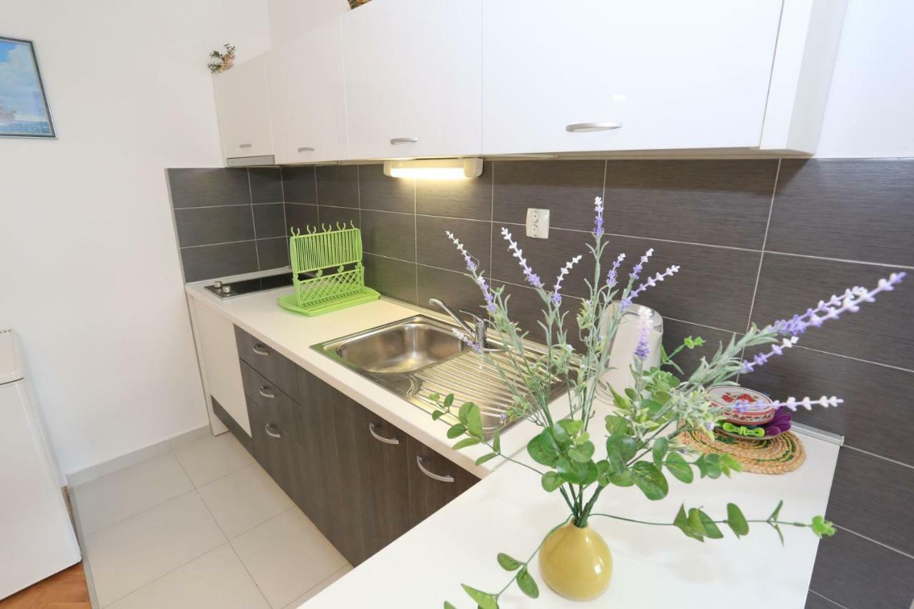 זאטון Apartments Romansa מראה חיצוני תמונה