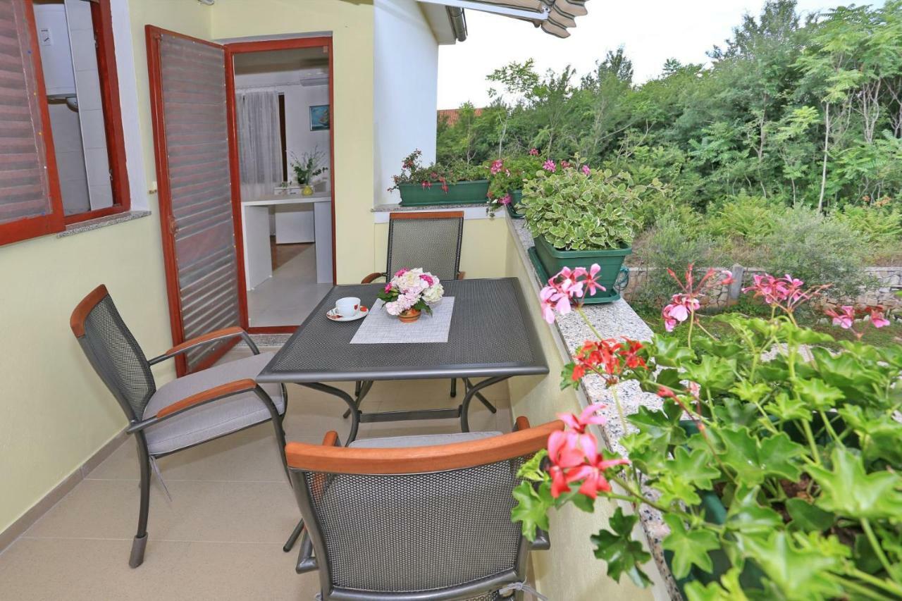 זאטון Apartments Romansa מראה חיצוני תמונה