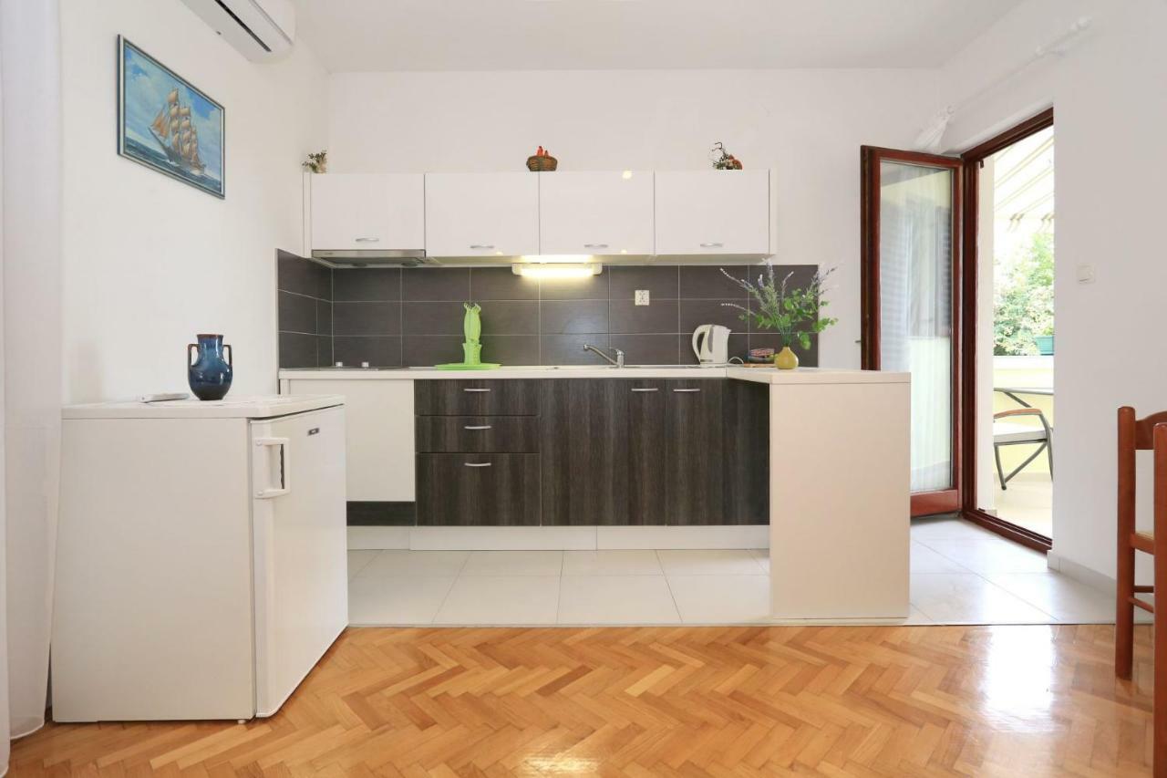 זאטון Apartments Romansa מראה חיצוני תמונה