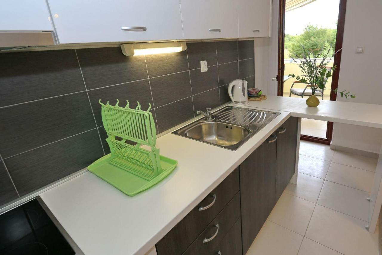 זאטון Apartments Romansa מראה חיצוני תמונה