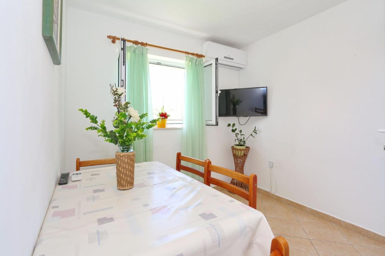 זאטון Apartments Romansa מראה חיצוני תמונה