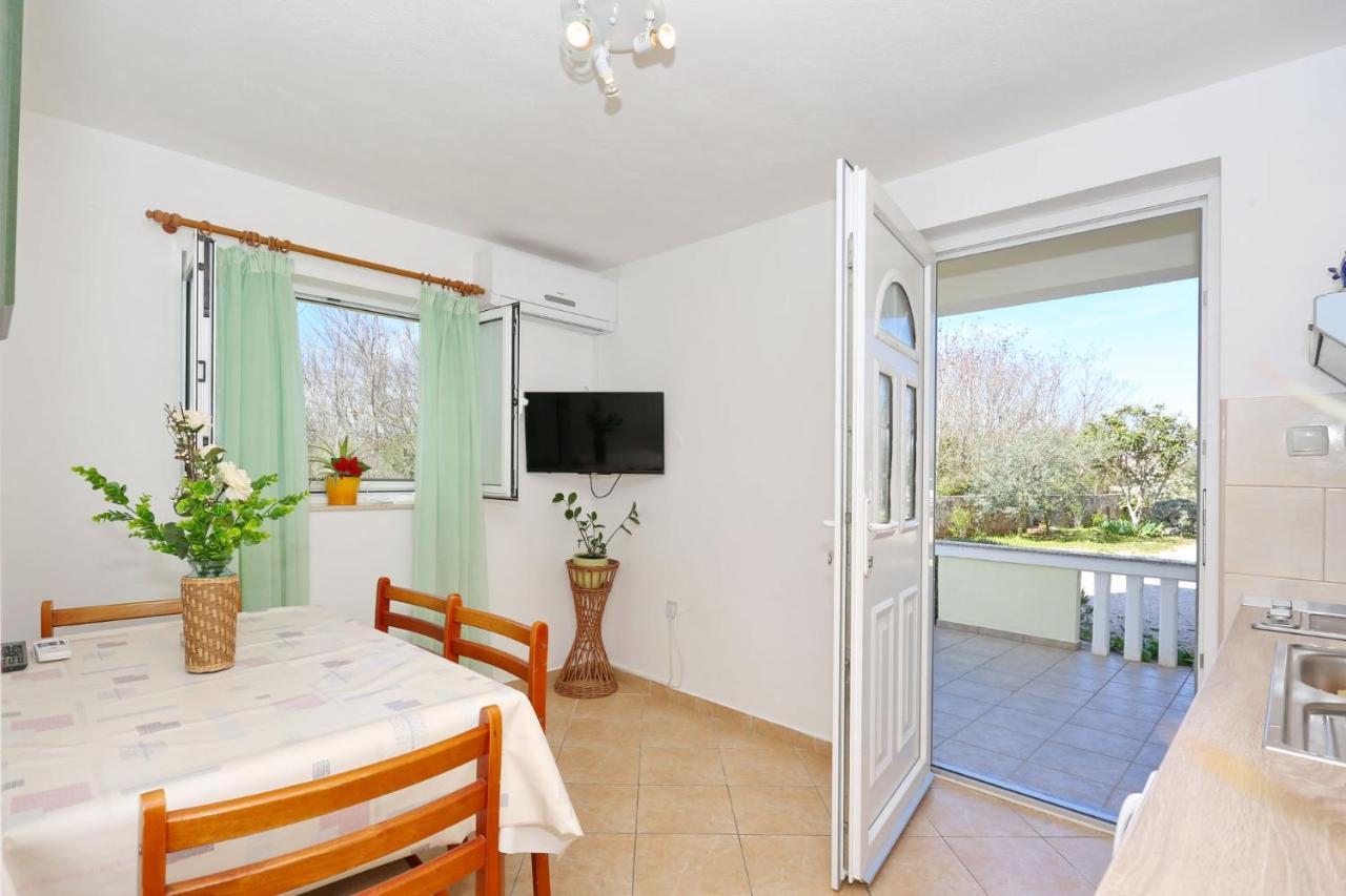 זאטון Apartments Romansa מראה חיצוני תמונה